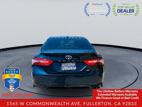 Used 2019 Toyota Camry SE w/ Carpet Mat Package FWD image 5
