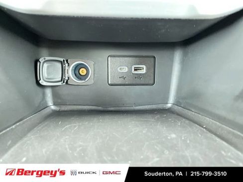 Certified 2023 GMC Acadia SLE w/ Driver Convenience Package image 39