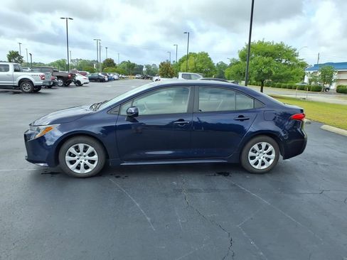 Used 2024 Toyota Corolla LE FWD image 4