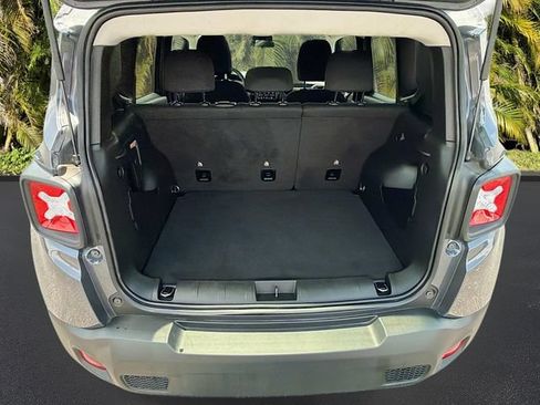 Used 2023 Jeep Renegade Latitude AWD/4WD image 26