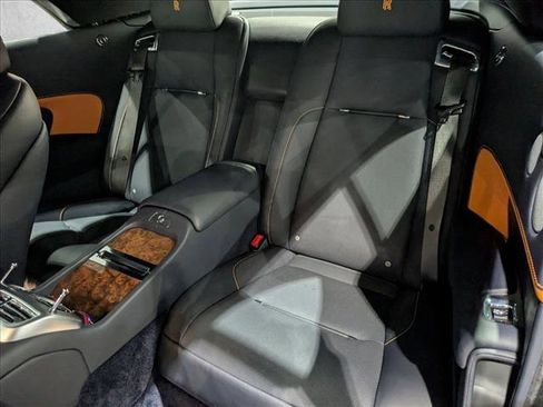 Used 2019 Rolls-Royce Dawn RWD image 17