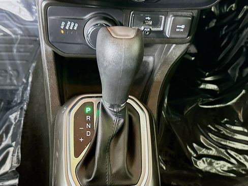 Used 2022 Jeep Renegade Latitude AWD/4WD image 20
