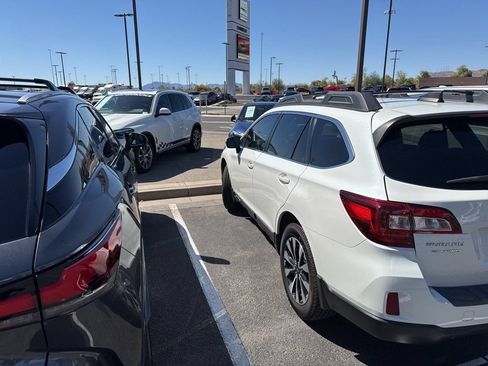 Used 2017 Subaru Outback 2.5i Limited w/ Popular Package #5 AWD/4WD image 3