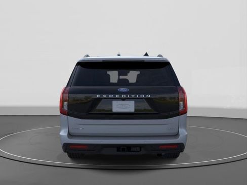 New 2026 Ford Expedition Max Active RWD image 5