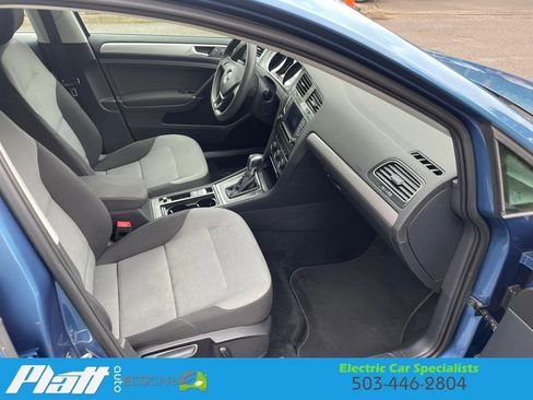 Used 2016 Volkswagen e-Golf SE w/ DC Fast Charging Package FWD image 48