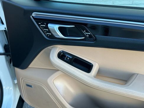 Used 2019 Porsche Macan image 23