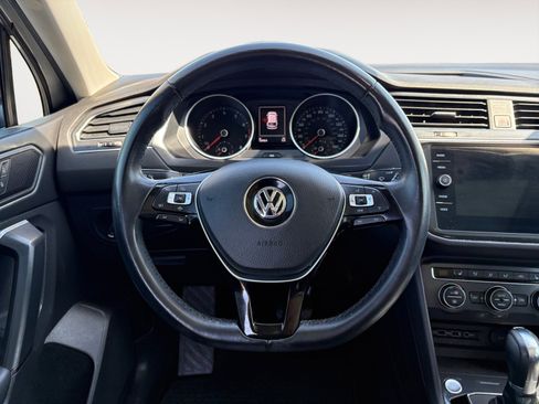 Used 2019 Volkswagen Tiguan SE image 14