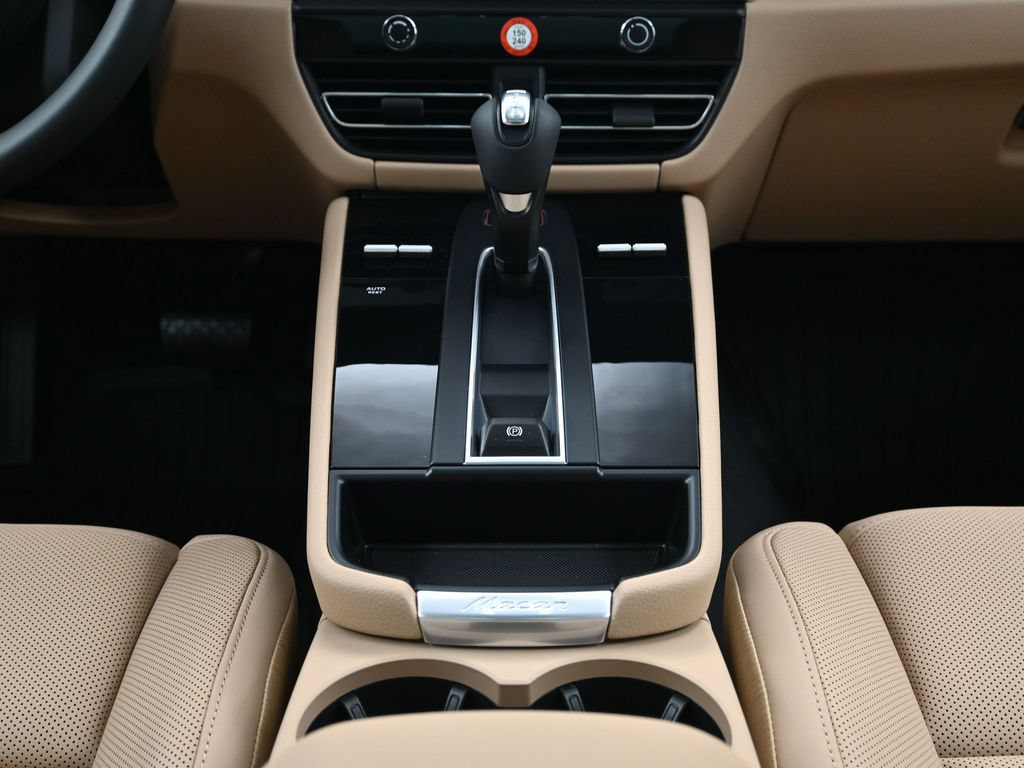 Certified 2026 Porsche Macan AWD/4WD image 10