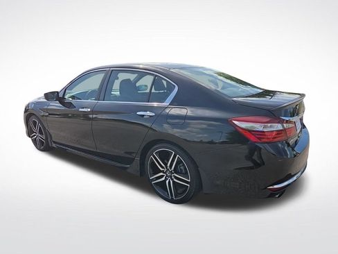 Used 2017 Honda Accord Sport image 7