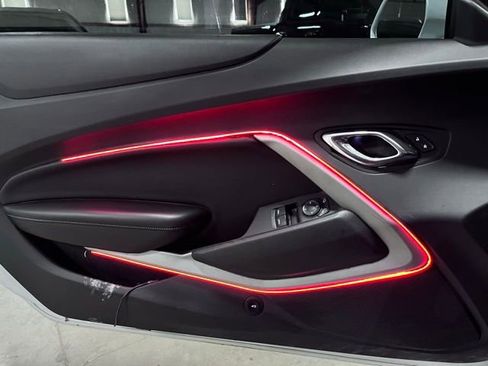 Used 2017 Chevrolet Camaro SS image 16