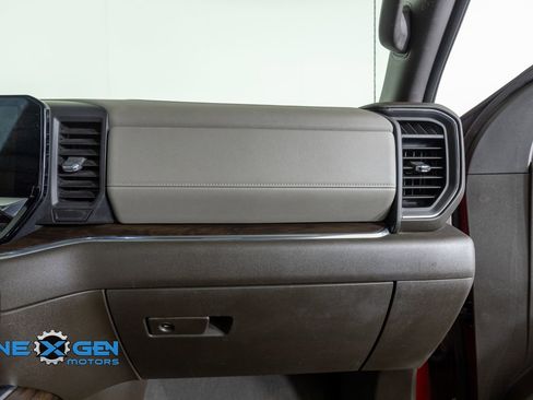 Used 2023 GMC Sierra 1500 SLT image 41