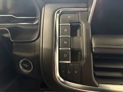 Used 2023 Chevrolet Suburban Z71 AWD/4WD image 27