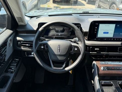 New 2025 Lincoln Aviator Reserve w/ Luxury Package image 6