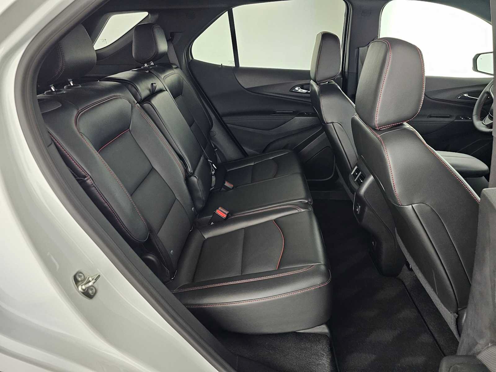 Used 2024 Chevrolet Equinox RS w/ RS Leather Package FWD image 12