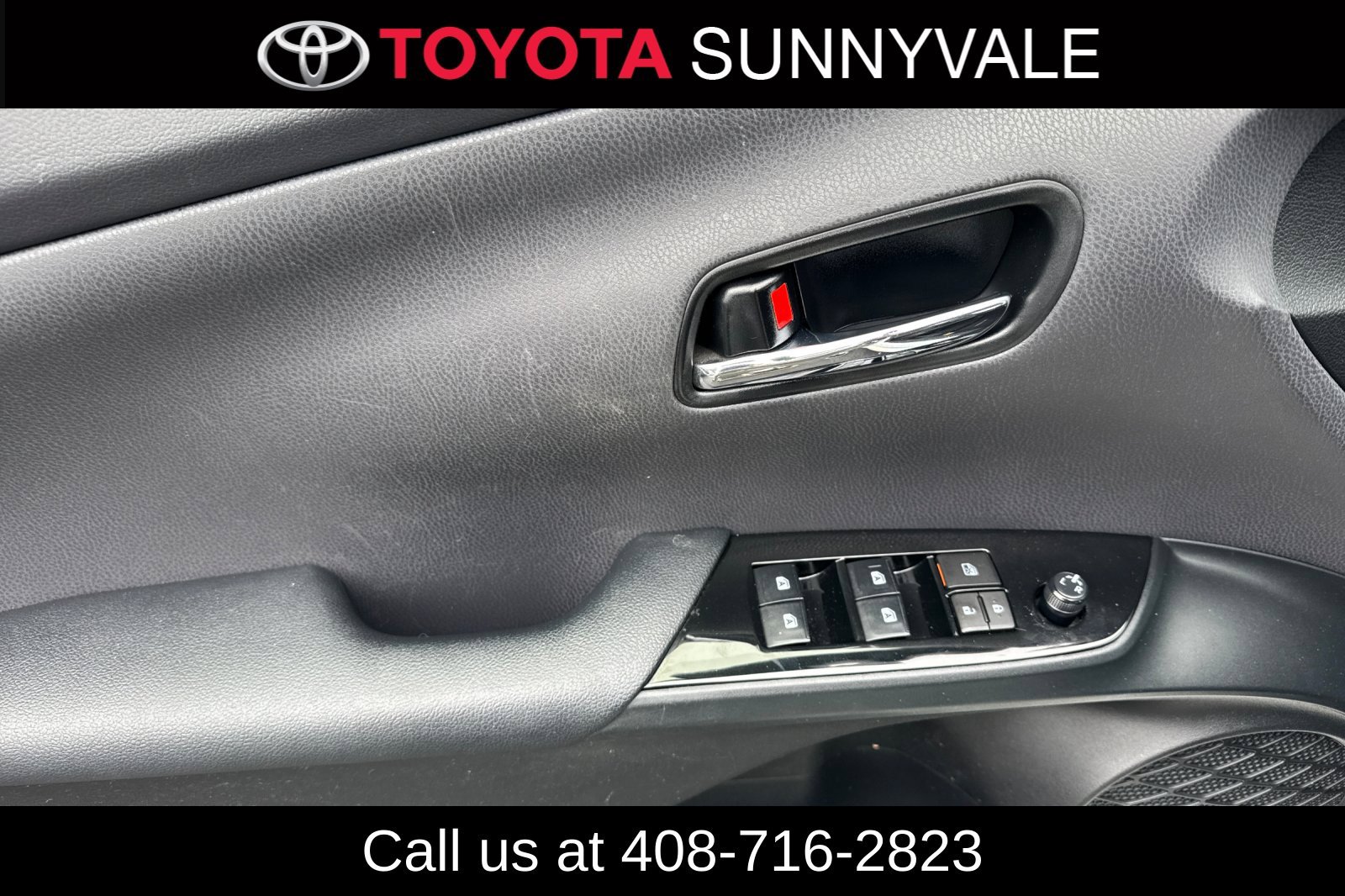 Certified 2018 Toyota Prius Three Touring FWD image 12