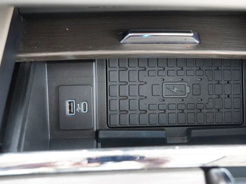 Certified 2024 Ford Expedition Limited image 33