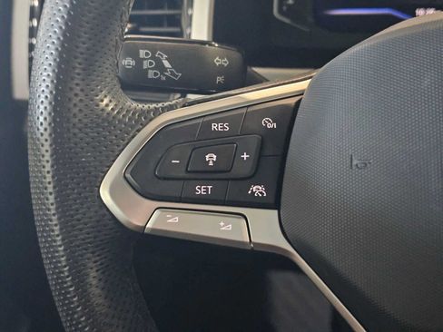 Used 2023 Volkswagen Atlas Cross Sport SEL R-Line AWD/4WD image 27