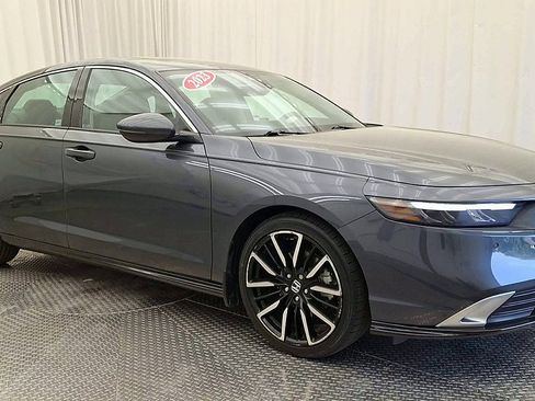 Used 2023 Honda Accord Touring image 5
