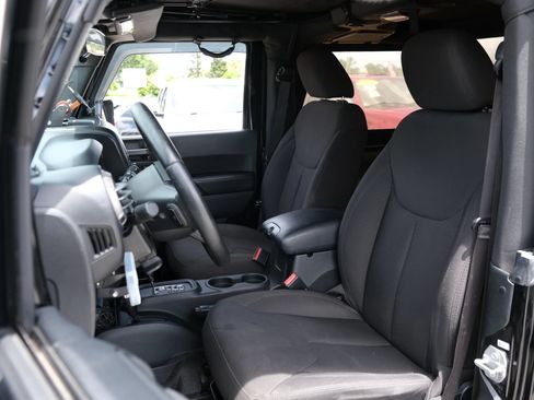 Used 2017 Jeep Wrangler Sport AWD/4WD image 14