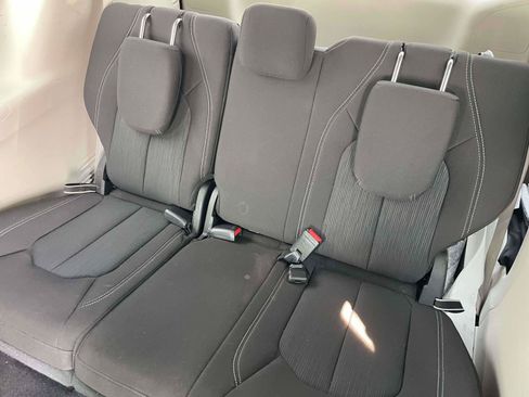 Used 2023 Chrysler Voyager LX FWD image 15
