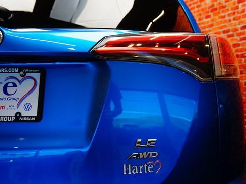 Used 2018 Toyota RAV4 LE w/ All Weather Liner Package AWD/4WD image 66