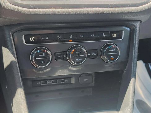 Used 2020 Volkswagen Tiguan SE w/ Panoramic Sunroof Package FWD image 16