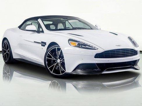 Used 2017 Aston Martin Vanquish S image 6