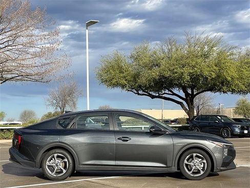 Used 2025 Kia K4 LXS image 3