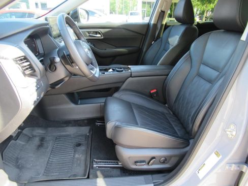 Used 2024 Nissan Rogue Platinum w/ Platinum Premium Package AWD/4WD image 19