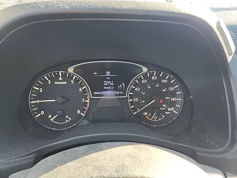 Used 2017 Nissan Pathfinder S image 13