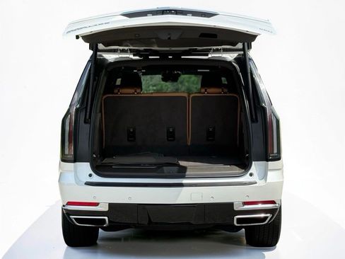 Certified 2025 Cadillac Escalade Premium Luxury w/ Touring Package AWD/4WD image 15