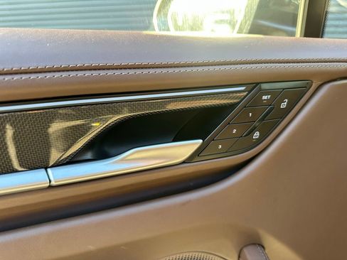 Certified 2025 Porsche Macan Electric image 20