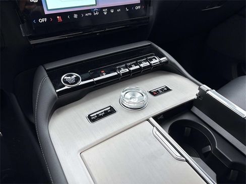 New 2025 Lincoln Navigator Reserve w/ Jet Appearance Package image 30