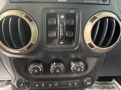 Used 2016 Jeep Wrangler Unlimited Sahara AWD/4WD image 20
