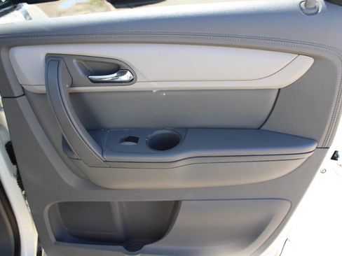 Used 2015 Chevrolet Traverse LS FWD image 9