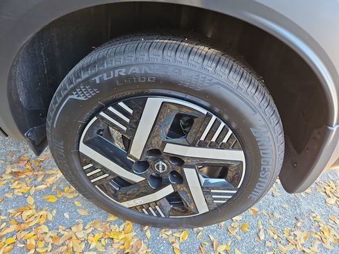 Used 2025 Nissan Kicks SV w/ SV Premium Package image 32