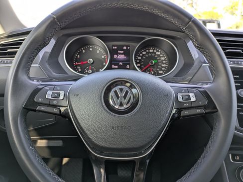 Used 2020 Volkswagen Tiguan SE w/ Panoramic Sunroof Package FWD image 22