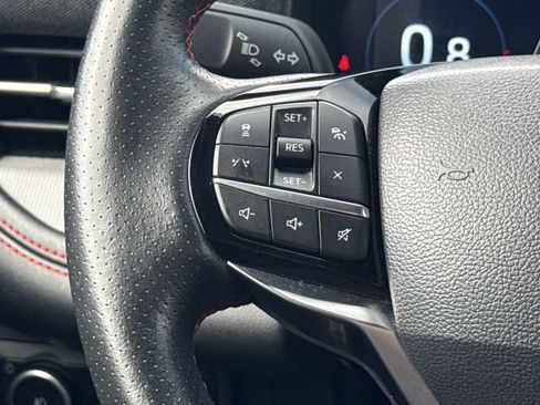 Used 2025 Ford Explorer ST-Line w/ ST-Line Street Pack AWD/4WD image 4