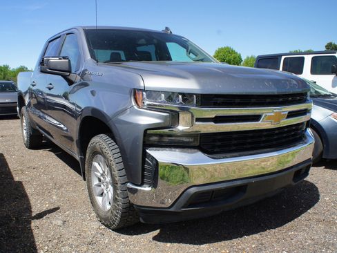 Used 2021 Chevrolet Silverado 1500 LT image 3