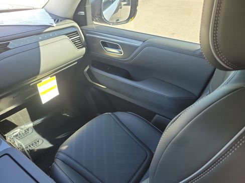 New 2026 INFINITI QX80 Luxe image 13