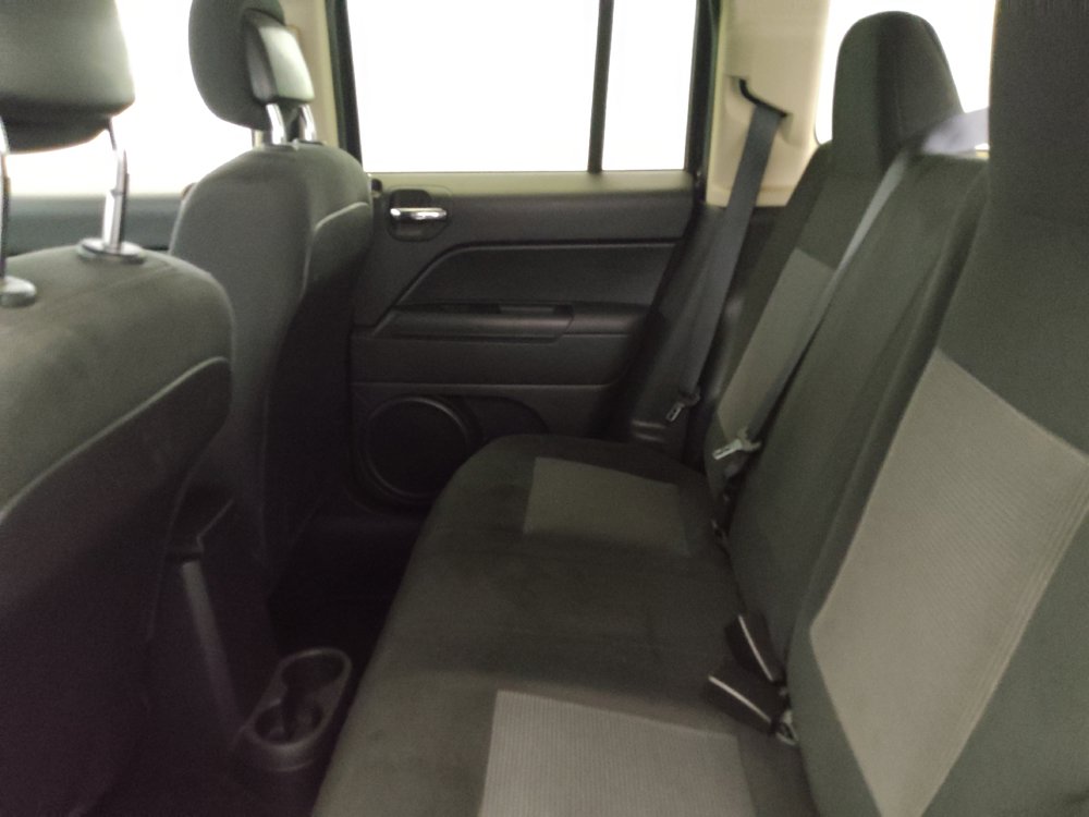 Used 2015 Jeep Patriot Latitude AWD/4WD image 18