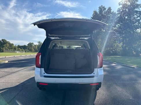 Used 2022 GMC Yukon Denali image 9