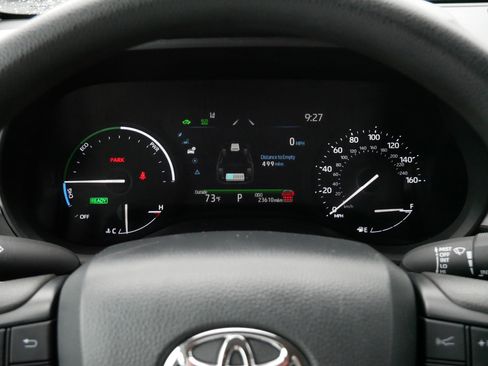 Certified 2025 Toyota Sienna LE FWD image 21