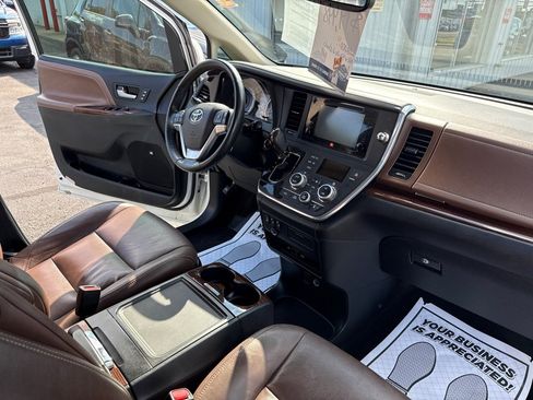 Used 2015 Toyota Sienna Limited Premium FWD image 20