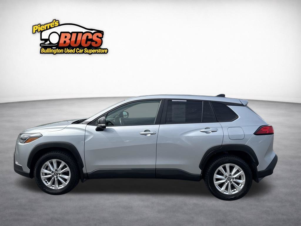Used 2025 Toyota Corolla Cross LE AWD/4WD image 2