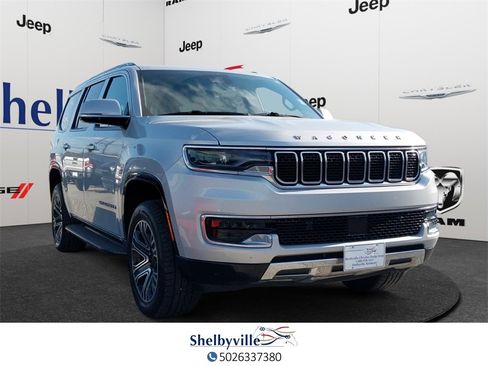 Used 2022 Jeep Wagoneer Series III w/ Rear Seat Video Group 1 image 5