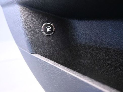 Used 2019 Dodge Charger SXT image 28