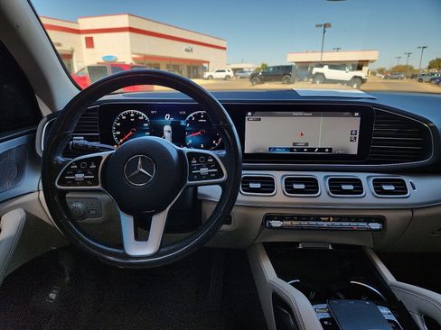 Used 2020 Mercedes-Benz GLE 350 4MATIC w/ Premium Package image 11