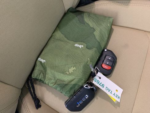 Used 2022 Jeep Wrangler Unlimited Sport image 43