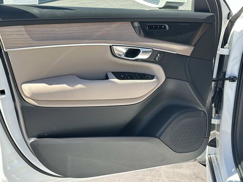 New 2026 Volvo XC90 T8 Plus w/ Protection Package Premier image 11